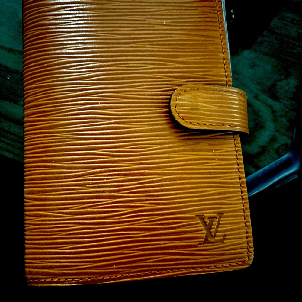Louis Vuitton PM agenda （Like new) COMES W/*2024 12 MONTH agenda paper & more！✫彡